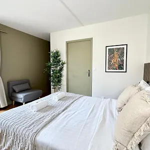 Appartement - Buttes Chaumont's Park -entire Flats, Paris